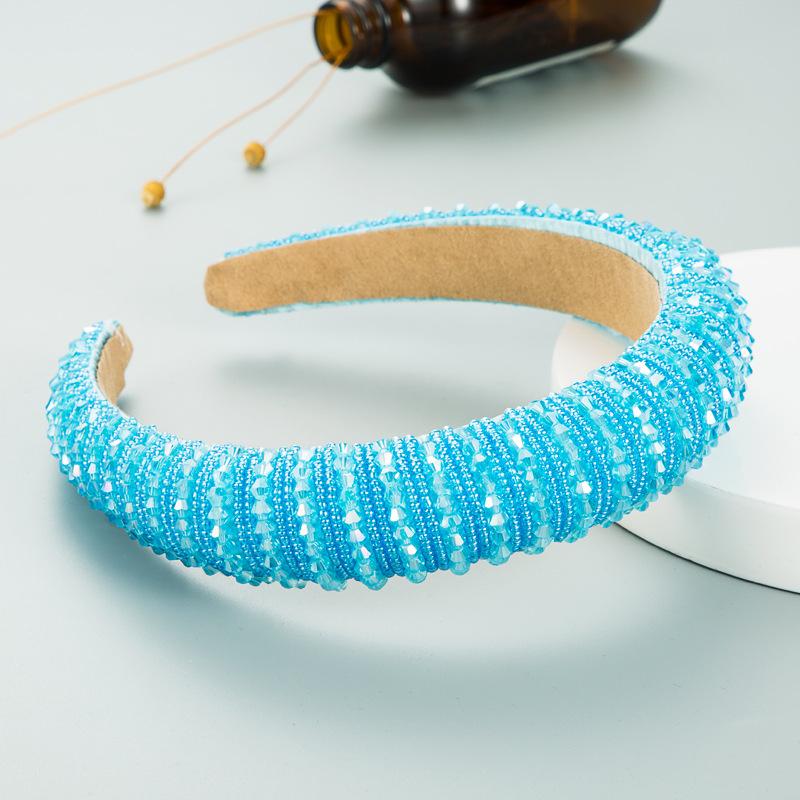 Hairband Handmade Braided Beaded Headband for Women, Made of Sponge Material, Simple and Elegant Face Mask Accessory for Hair.