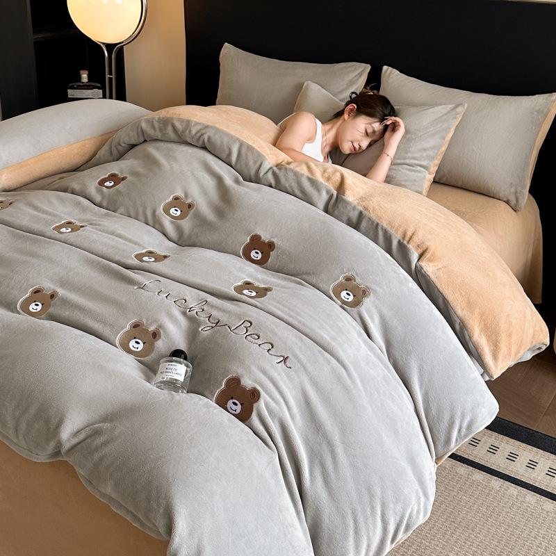 Chenille Embroidery Milk Velvet Duvet Set: Winter-Ready Four-Piece Bedding 1.2m Bed Flat Sheet 3pcs (Duvet Cover 150x200cm)