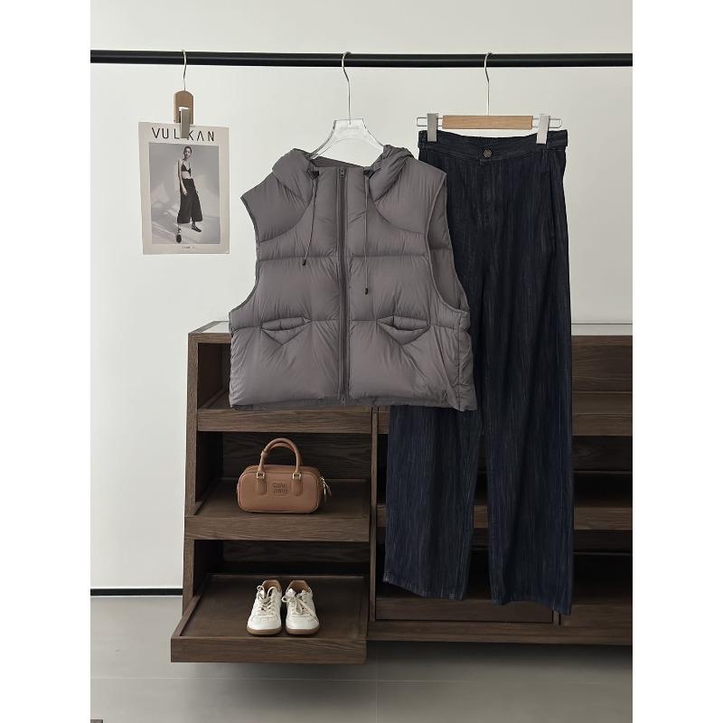 Autumn and winter new white goose down vest women's small hooded loose short puff vest