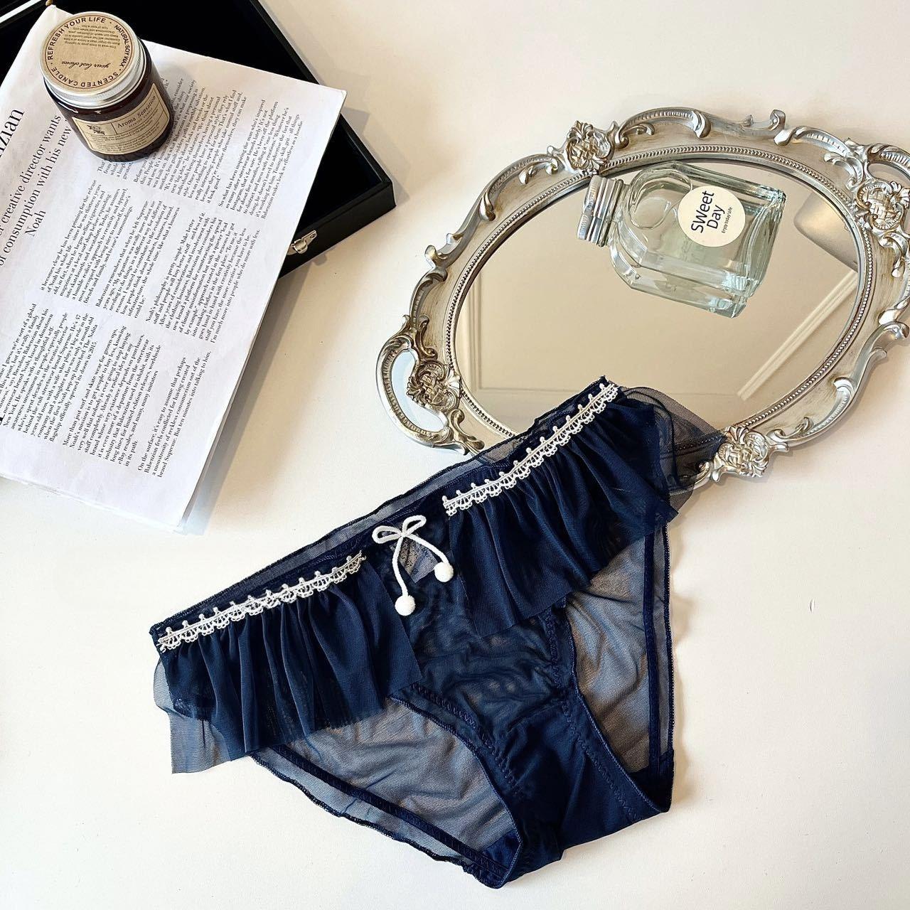 

Ladies Spring and Summer 100 Pleated Mesh Lace Comfortable Breathable Cotton Crotch Waist Triangle Briefs XL