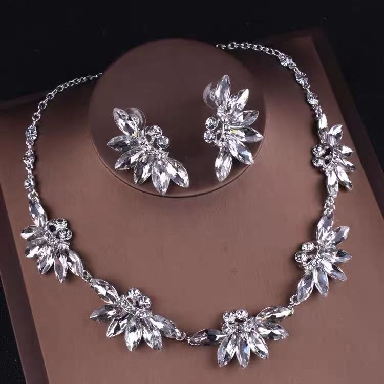 Romantische Lila Serie Edles Modell Brautschmuck Kristall Säule Krone Halskette Dreiteiliges Ohrring-Set gray