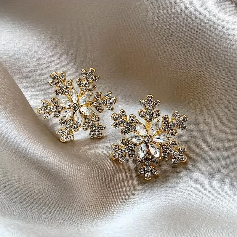 Elegant Christmas Snowflake Earrings with Sparkling Synthetic Zirconia for Daily Wear Holiday Parties Gift  Accessories