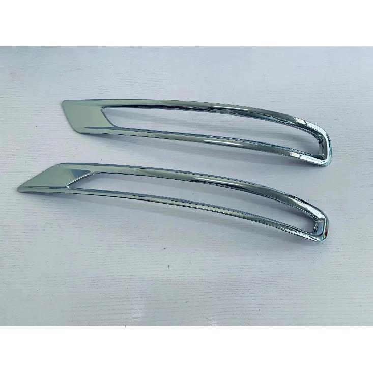 

For Mitsubishi Outlander PHEV 2024 Rear Foglight Frame Cover Tail Bumper Strips Trims ABS Carbon Fiber Car Accessories срібний