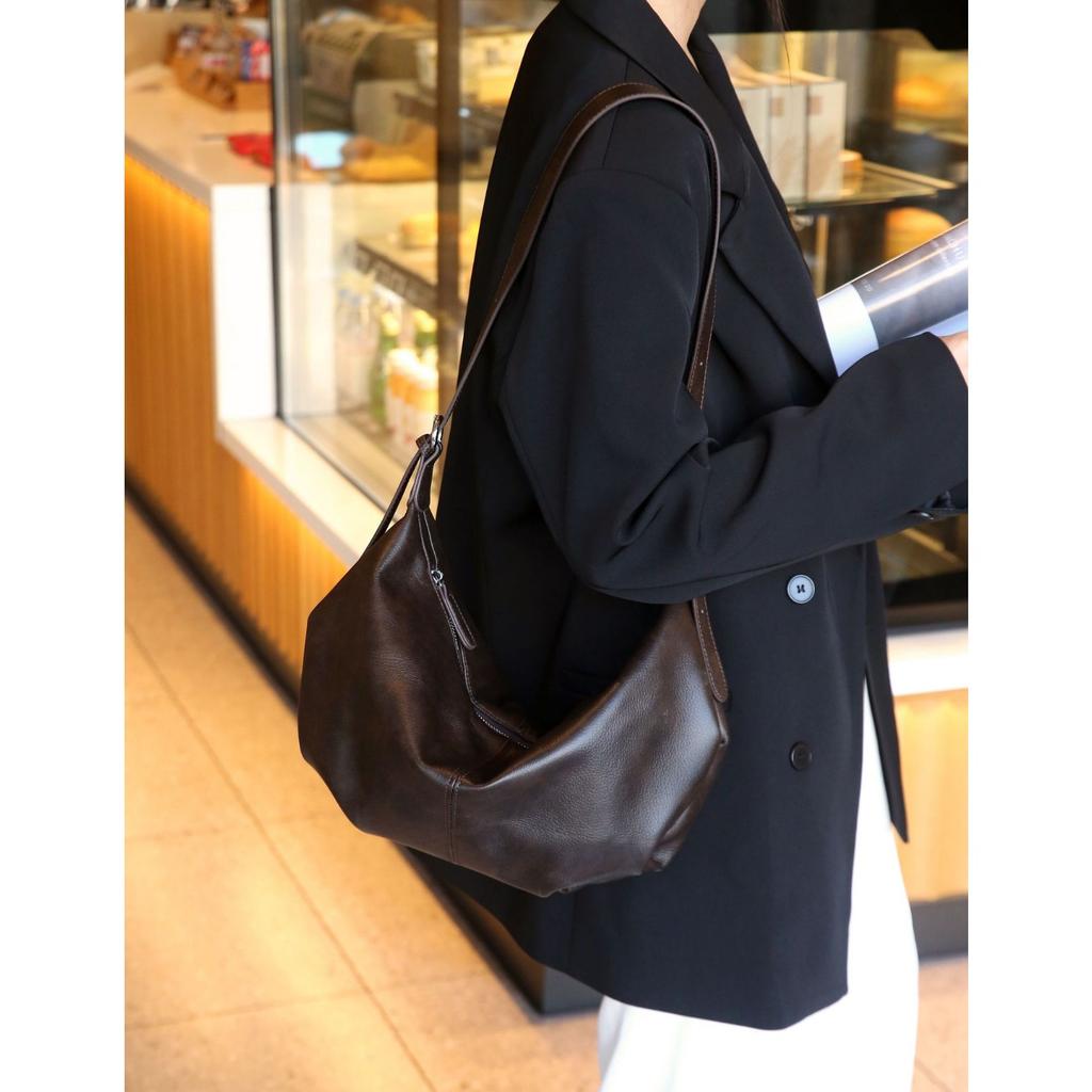 Cowhide Shoulder Women's Bag, Crossbody Women's Fashionable, Simple and Generous Practical Shell Bag, Solid Color Soft Leather Bag
