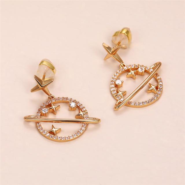 

Новые висячие серьги со звездами для женщин, корейские модные серьги для девочек, вечерние, повседневная одежда, универсальные аксессуары, новые ювелирные изделия