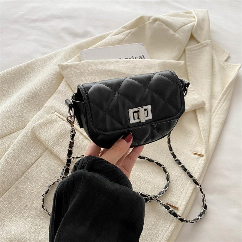 

Простая модная сумка 2024 года, летняя новая модная сумка-мессенджер, повседневная трендовая маленькая квадратная сумка, простая модная сумка через плечо чёрный