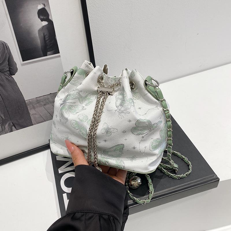 

New Chinese style summer small bag women s 2024 new fashion bucket bag texture pleated shoulder messenger bag
