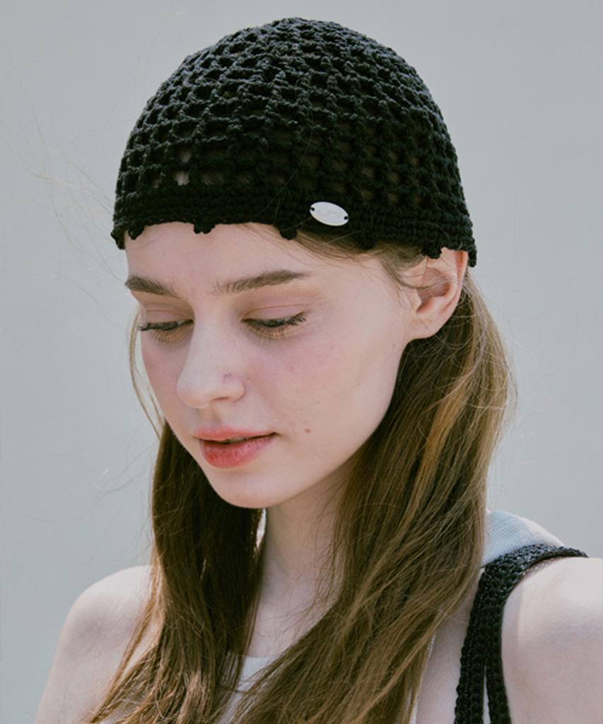 Seullouseulloulli Lily Handmade Crochet Cotton Punching Short Beanie _ Black