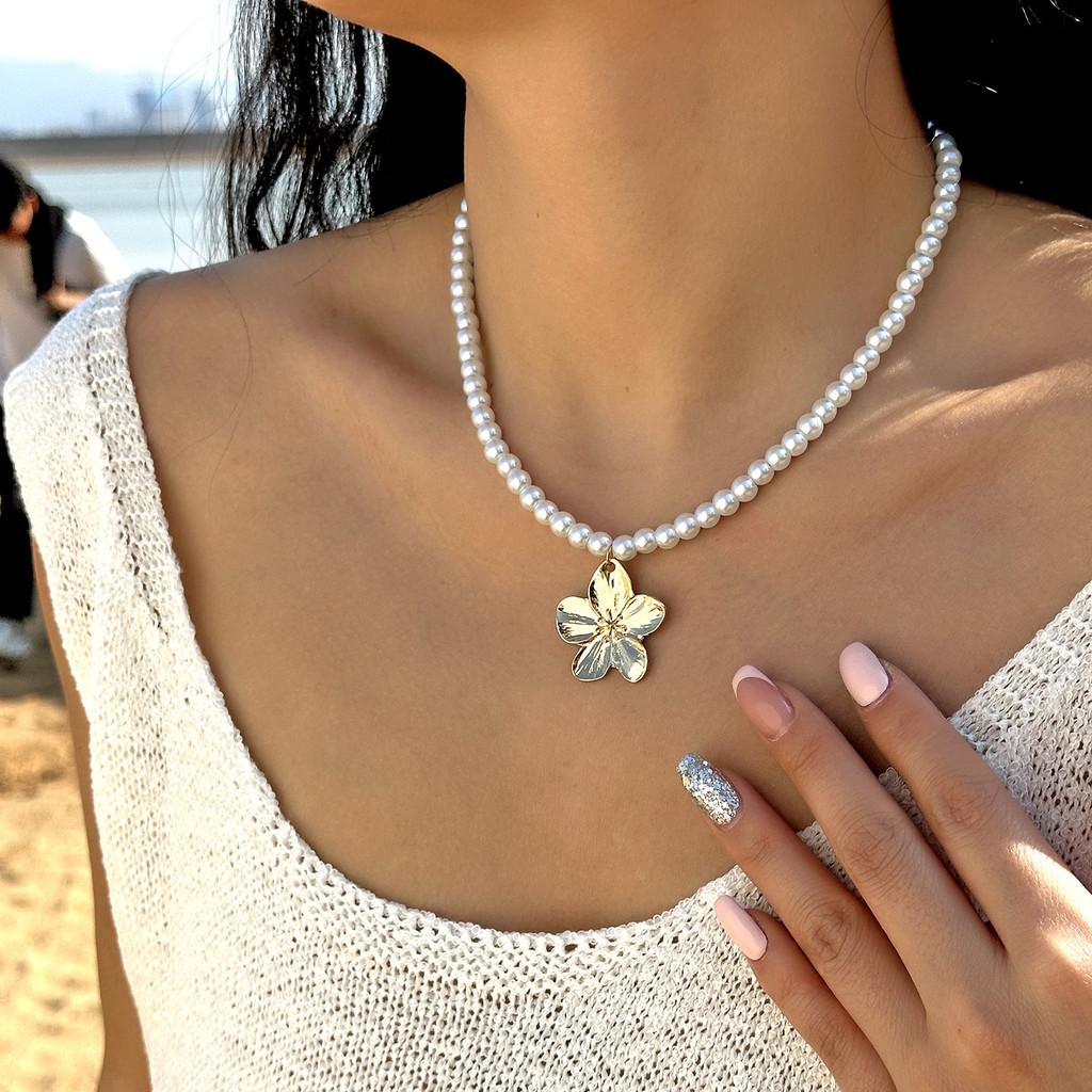 Floral Metal Pendant Necklace With Alloy Charm For Women Fashion Jewelry Set