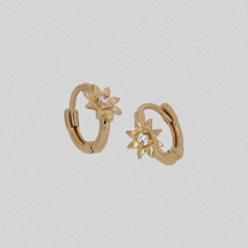Youngglow 14k Mini Cubic Flora One Touch Earring