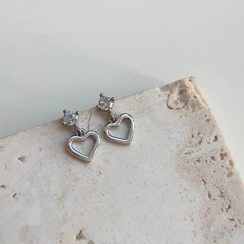 Beixi S925 Sterling Silver Zirconia Heart Stud Earrings - Simple, Fashionable, and Versatile.