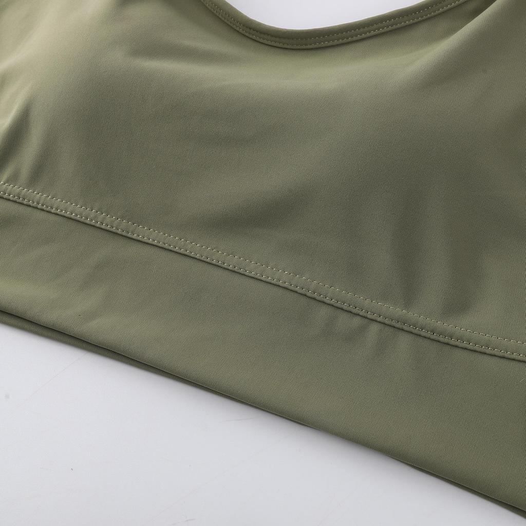 Sommer-BH aus Eis-Seide mit gekreuzten Trägern und festen Cups