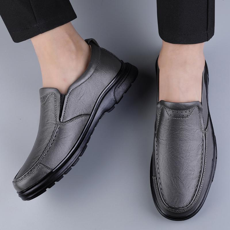 Novos Mocassins Masculinos Leves para Exterior 2024 Venda Quente Sapatos de Condução Masculinos em Couro Genuíno Sapato Casual Confortável Masculino de Alta Qualidade