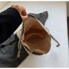 Einfache Handtasche im japanischen Stil für Damen Fashi Knitter-Kordelzug-Kosmetiktasche Vielseitige Taschen für Teenager-Mädchen
