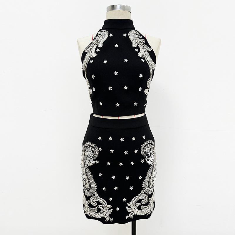 

2026 High Street Весна/Лето Топ на бретельках, украшенный бусинами, стразами и пайетками, и комплект из юбки Medium чёрный