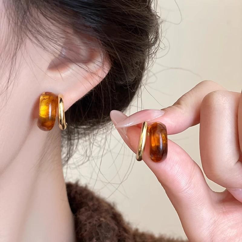 Amber-Colored French-Inspired Minimalist Retro Stud Earrings
