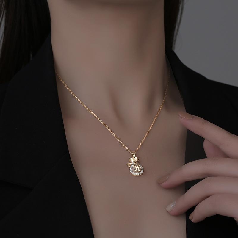 1 Pcs Copper Pendant Money Pouch Titanium Steel Necklace Model 2024 Women Niche Trend Light Luxury Collarbone Chain