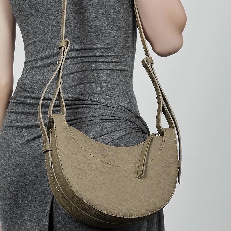 The First Layer Of Cowhide Design, High-Quality Texture Crossbody Crescent Bag, Women'S Genuine Leather Underarm Saddle Bag.