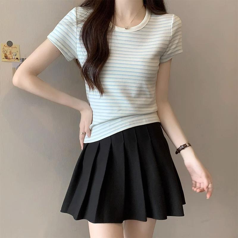 Striped BM Style Right Shoulder Short-sleeved T-shirt for Women Summer 2024 New Tight-fitting Pure Desire Short Niche Design Top