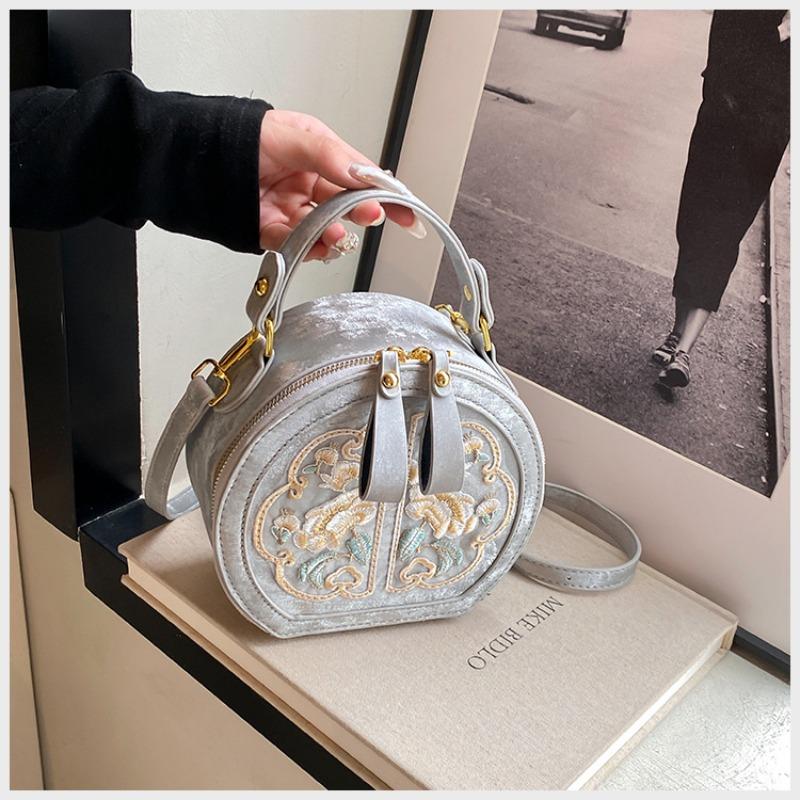 Today's Popular Small Bag Women's New Versatile Messenger Bag Summer Exquisite Portable Small Round Bag