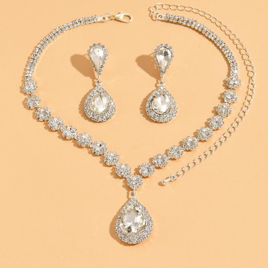 Bridal Crystal Jewelry Set: Versatile Necklace & Earrings