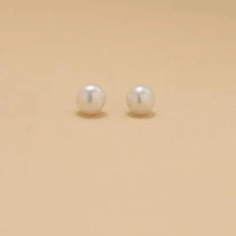 Natural Freshwater Pearl Sterling Silver Stud Earrings - Women's Simple and Versatile Jewelry