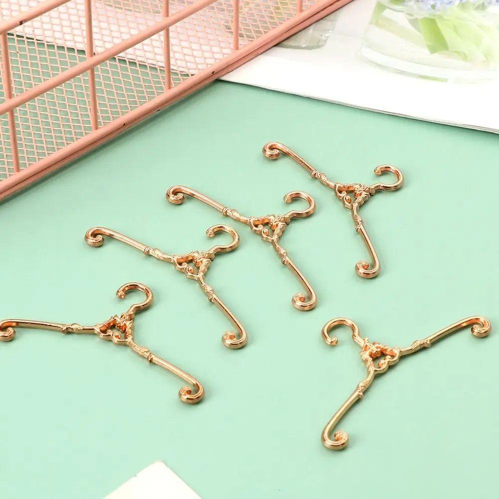 5Pcs Retro Mini Coat Hanger Windproof Dolls Clothes Rack Doll Clothes Hanger Bedroom Decor