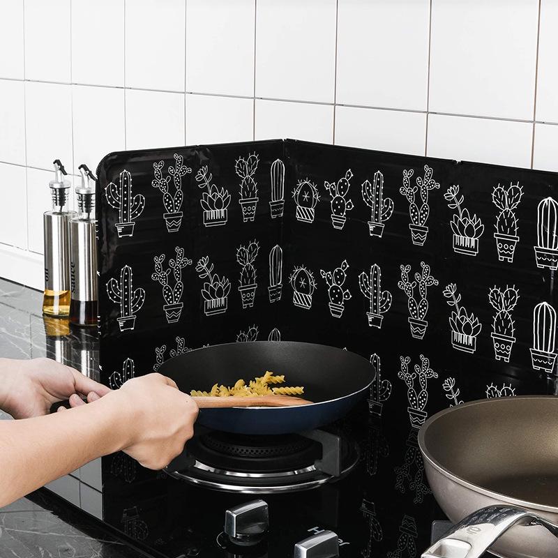 Foldable Aluminum Foil Oil Splash Guard with Cactus Design for Gas Stoves