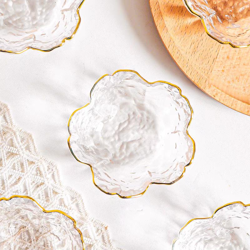 Sakura Glass Soy Sauce Dish Japanese-Style Pink Blossoms Condiment Bowl for Sushi Dumplings Dipping Mini Appetizer Plates