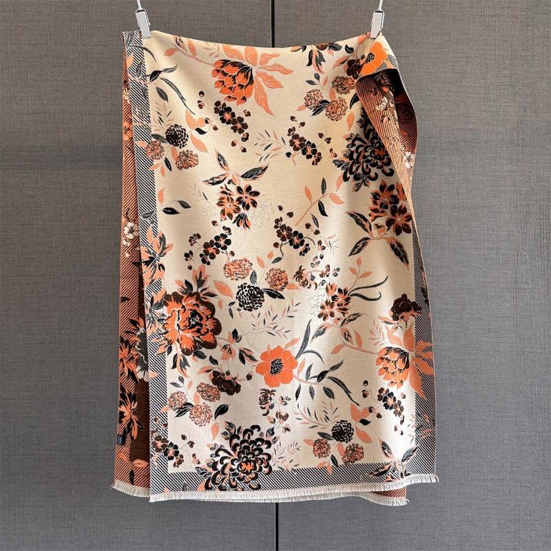 Autumn and Winter New Retro Flower Jacquard Scarf Women's Imitation Cashmere Temperament Warm Shawl with Neck Scarf