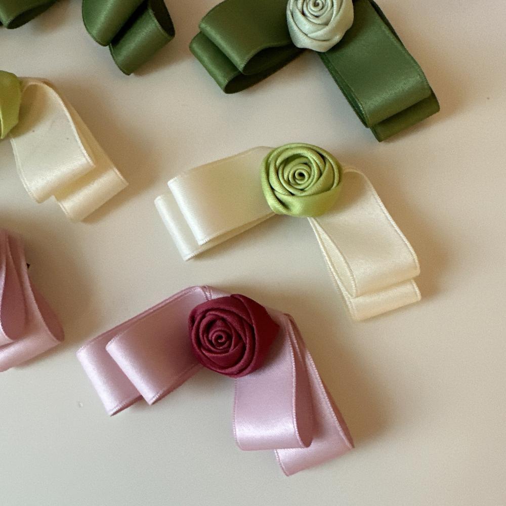 Modische Haarspangen im koreanischen Stil für Damen Stoffkunst Rosenblume Haarspange Neues Produkt Kopfschmuck