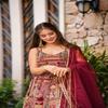 Set Lehenga Tradițional Vișiniu cu Imprimeuri Multiple și Dupatta