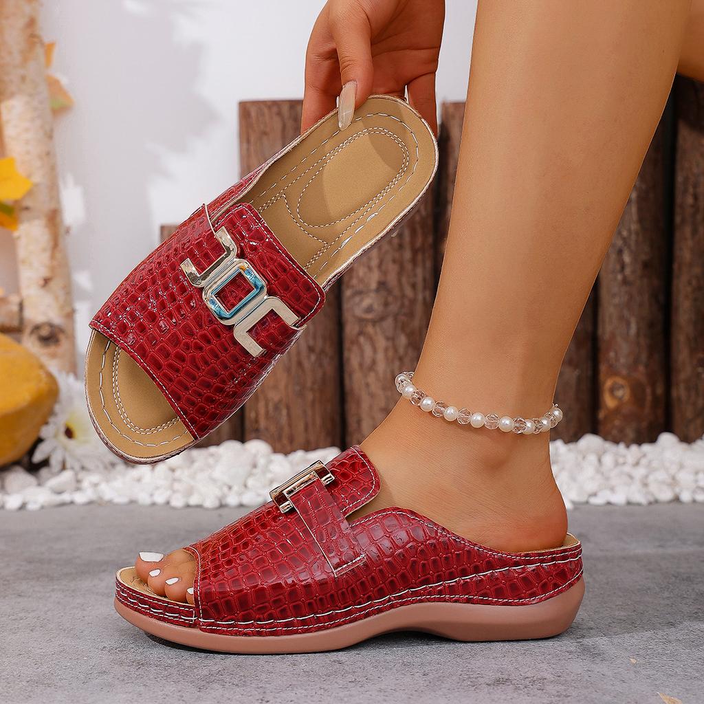 Fashion Summer Women Slippers Casual Flat Heel Shoes Women Lightweight Comfortable Sports Slippers Outdoor Slip On Sandals Slides Women