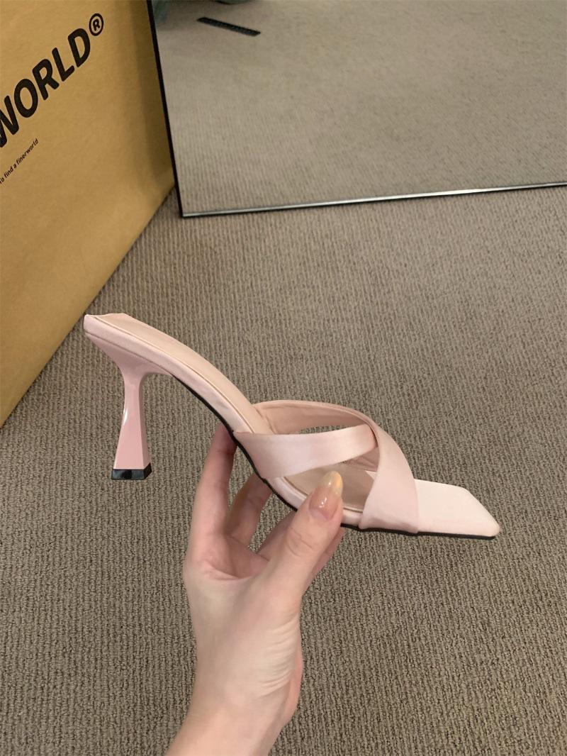 

Niche French cross with cool slippers fairy shoes 2025 new summer temperament wear black high-heeled sandals 40