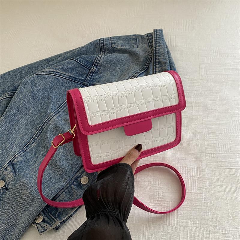 

Новая осенняя популярная сумка-мессенджер с контрастной цветной вставкой, с каменным узором, литературная, модная, маленькая квадратная сумка роза розовый