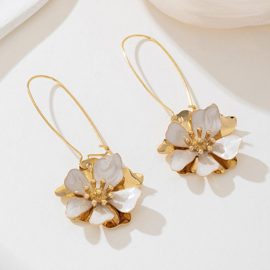 Blumenohrringe für Damen, mit einem süßen und frischen Temperament, modisches und vielseitiges Blumenschmuckgeschenk