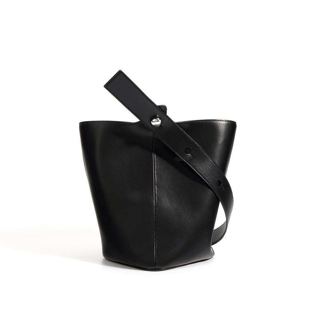Niche Commuter Bucket Bag Women's New Fashionable Large-capacity Shoulder Crossbody Handbag Women's Bag