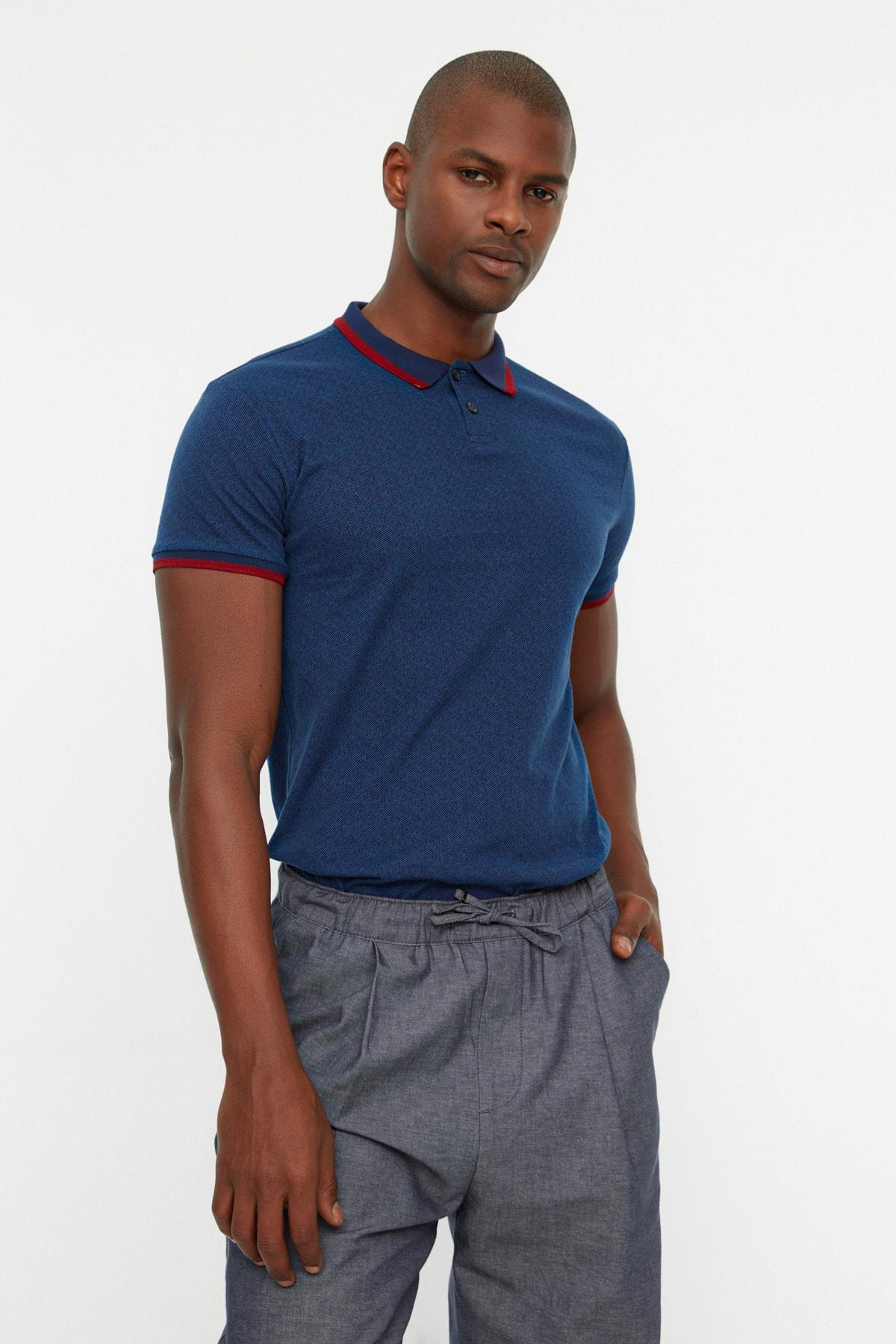 

Темно-синяя мужская тонкая футболка с короткими рукавами из 100% хлопка с воротником поло Футболки TMNSS22PO0003