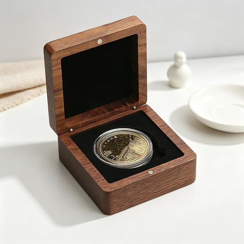 New Commemorative Coin Badge Box Black/Red Badge Ancient Coin Collection Box Walnut Wood Window Box Gift Box