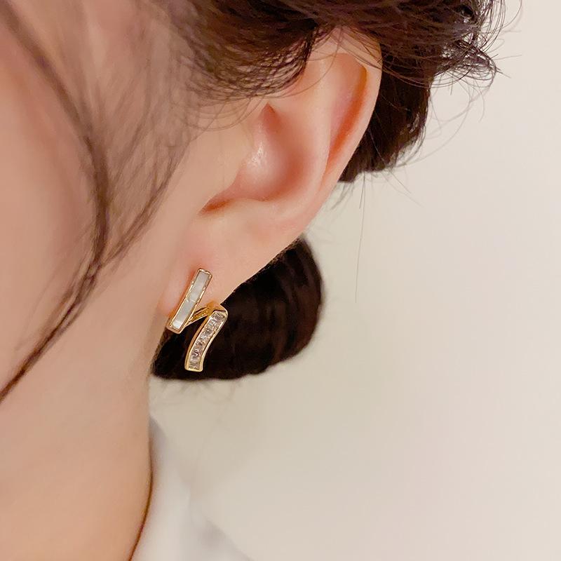 Women's Fashion Light Luxury Cold Style Exquisite Earrings
