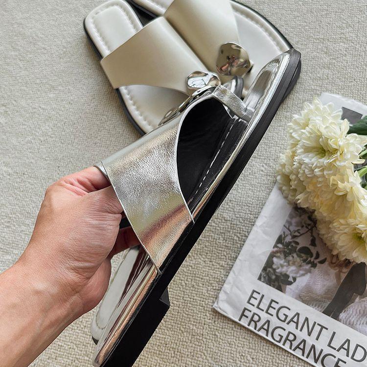 New toe cool slippers outside women's holiday style square head flat bottom Korean version retro summer niche design flip-flops