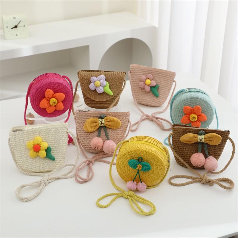 1Pc New bag cute ins messenger bag summer children's diagonal straddle bag change bag flower mini straw bag shoulder