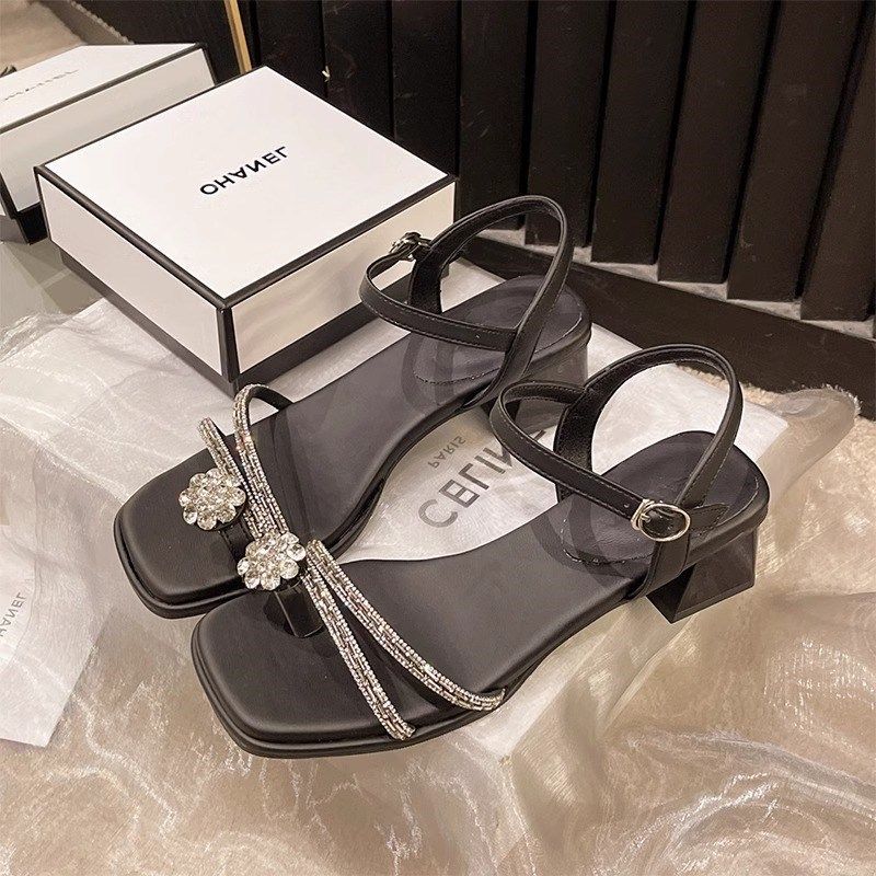 

Літні босоніжки на товстому підборі Жіночі зі стразами для вулиці Універсальні на середньому підборі Казковий стиль Слово з босоніжками на середньому підборі 40 чорний