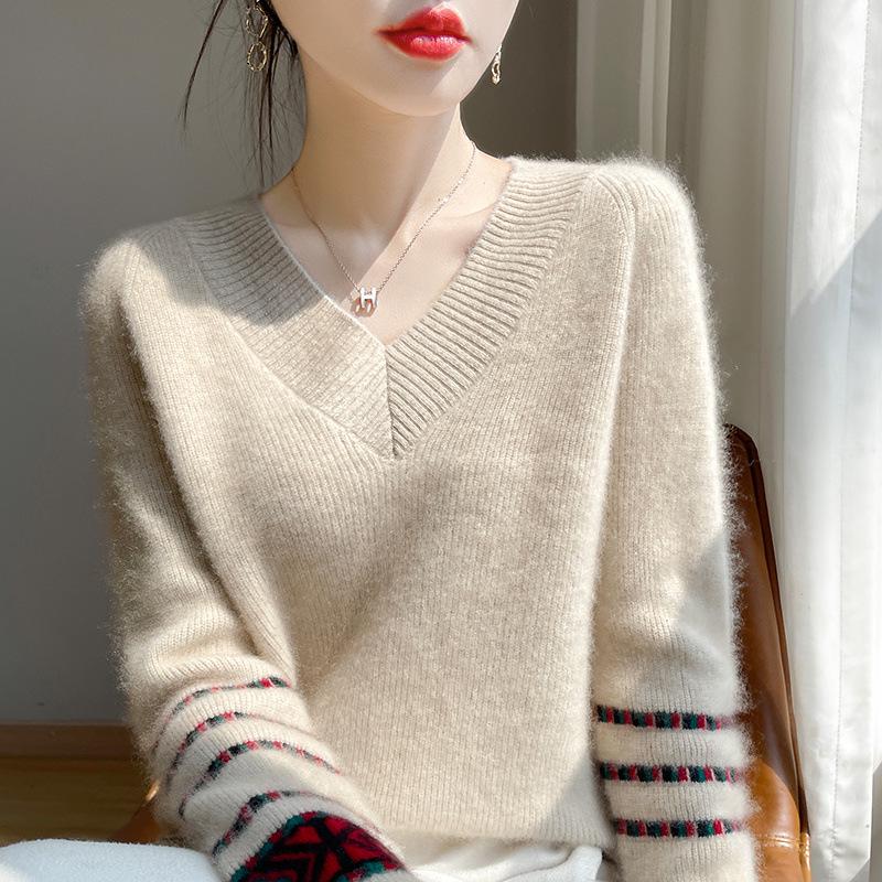 2024 Women's Slimming V-neck Wool Sweater - 100% Pure Wool, Warm Versatile Base Layer