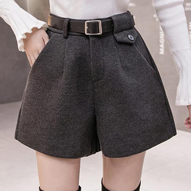 Women's High-Waisted Woolen Bootcut Shorts - A-Line Wide-Leg Black Pants for Fall/Winter 2025
