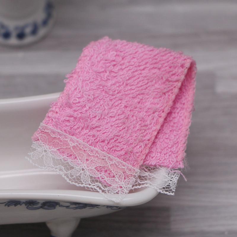 

Doll House Mini Bathroom Lace Towel Small Rag Doll Bathroom Bath Towel Miniature Scene Matching розовый