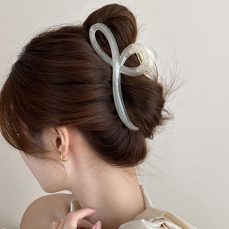 Pince à cheveux géométrique creuse couleur unie coréenne pour femmes Pince à cheveux simple Épingles à cheveux Grande pince crabe Accessoires pour cheveux Coiffure