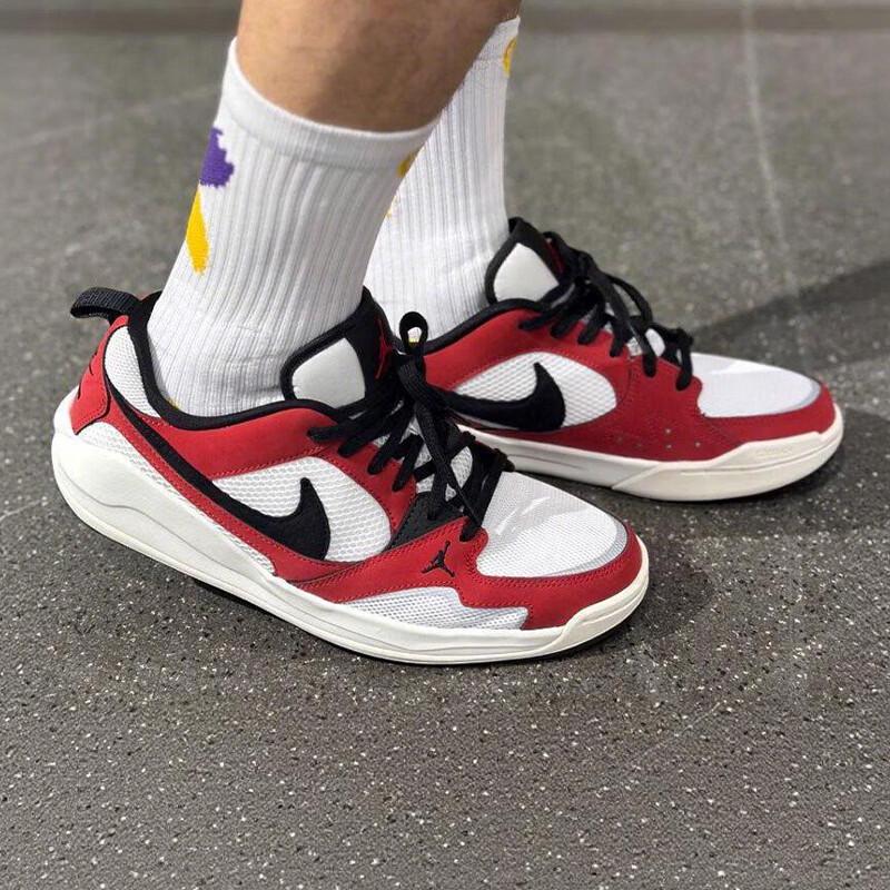 Мужские повседневные кроссовки Jordan CMFT ERA 40