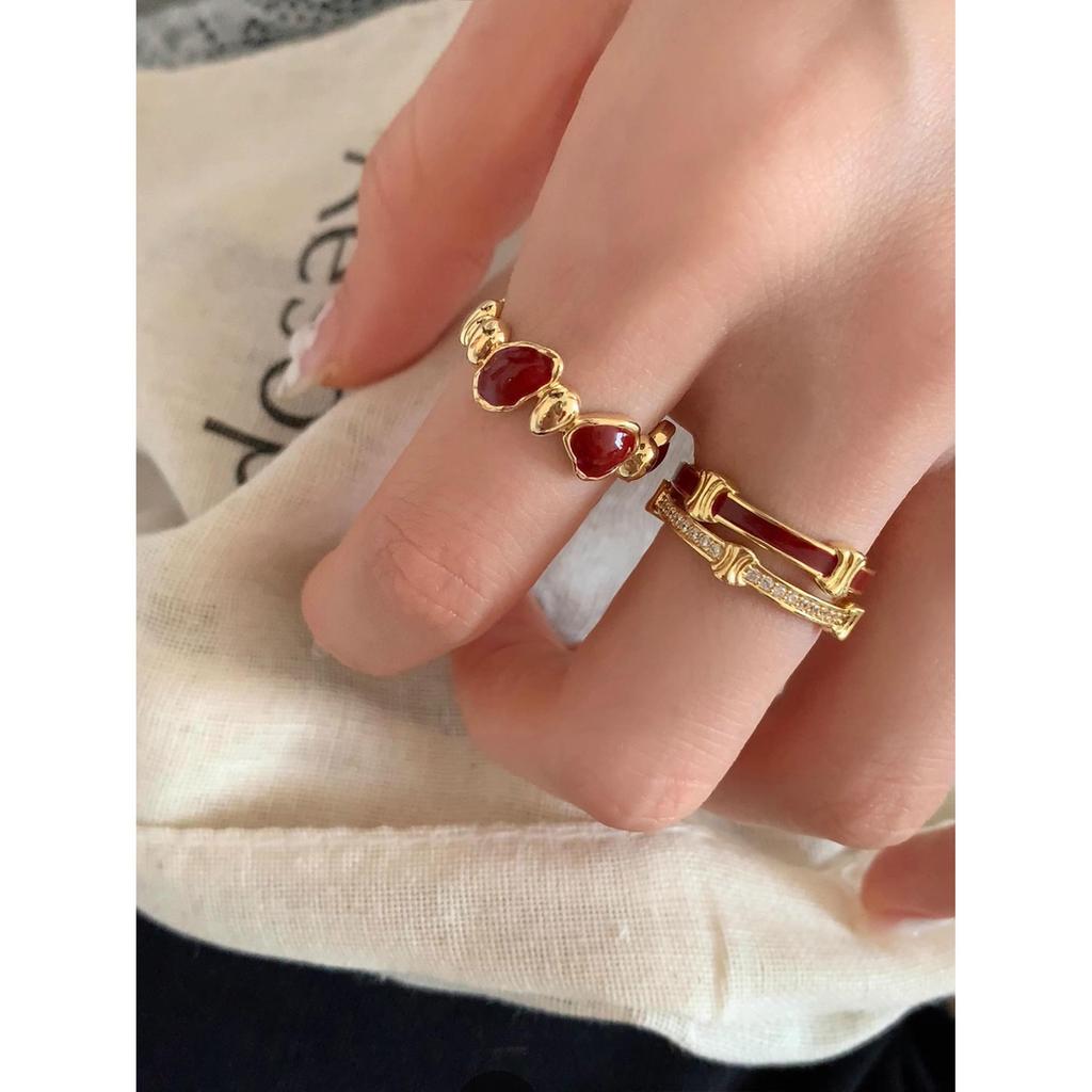Elegant Red Zircon Ring: Retro, High-End Design for Women