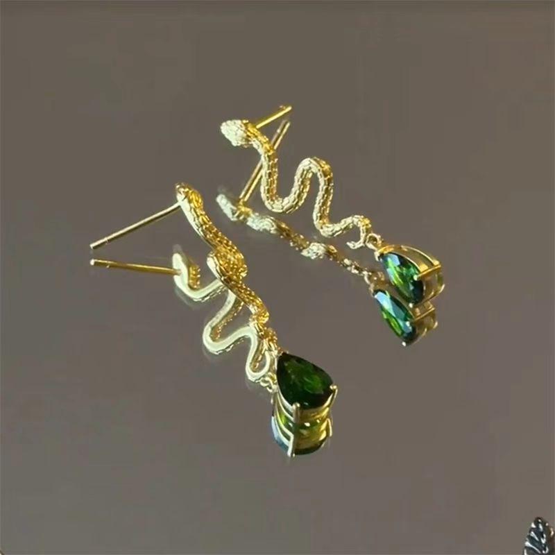 Xiaohongshu Bestseller Green Diamond Spirit Snake Earrings for Girls Born In the Year of the Snake